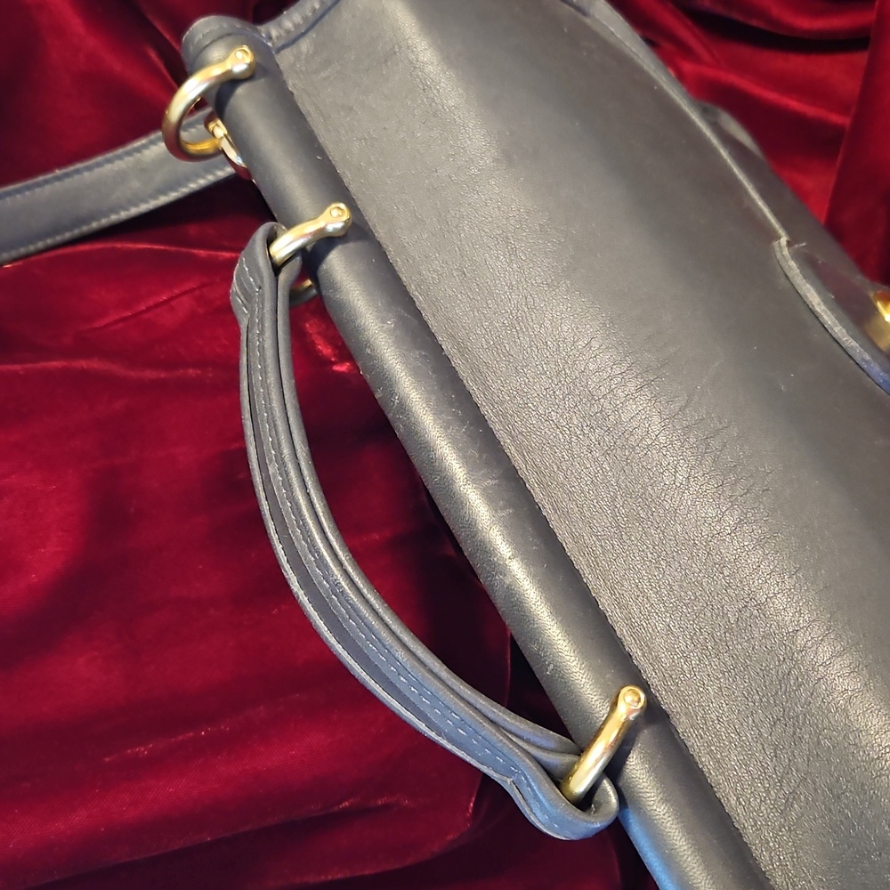 Vintage Coach Blue Leather Handbag - Picture 4 of 16
